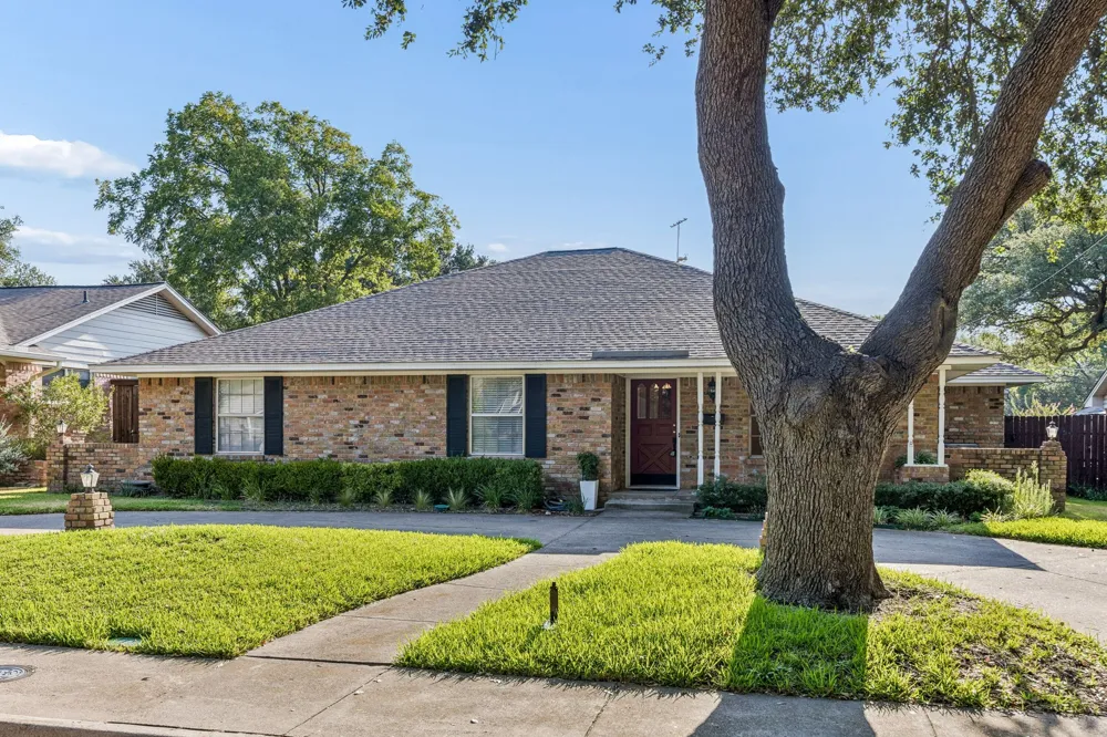 10146 Coveridge Drive Dallas, TX 75238
