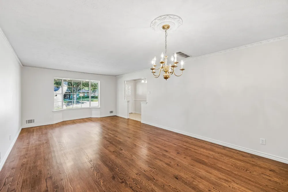 10146 Coveridge Drive Dallas, TX 75238