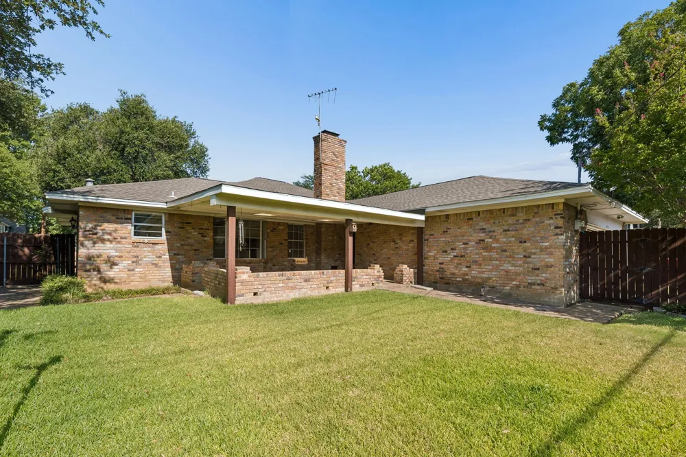 10146 Coveridge Drive Dallas, TX 75238