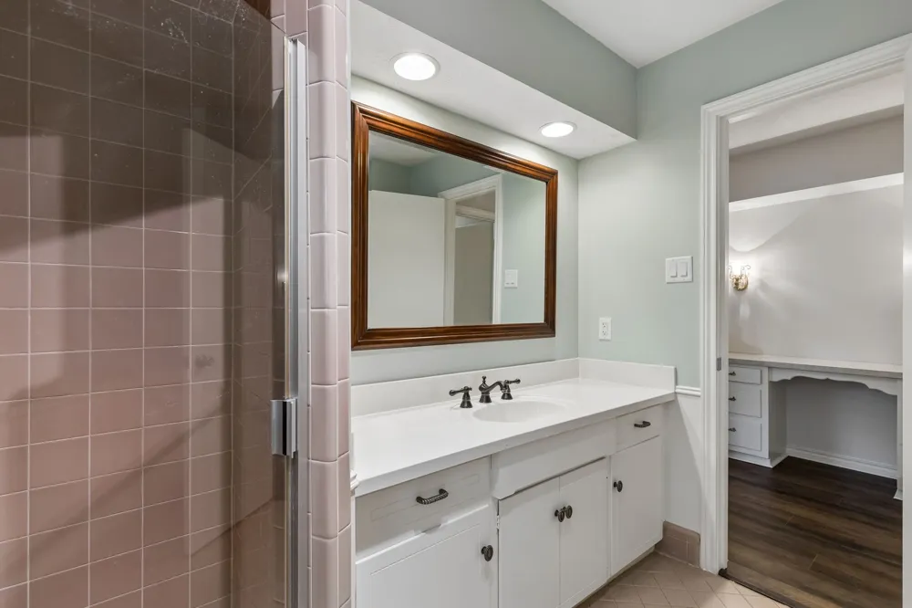 10146 Coveridge Drive Dallas, TX 75238