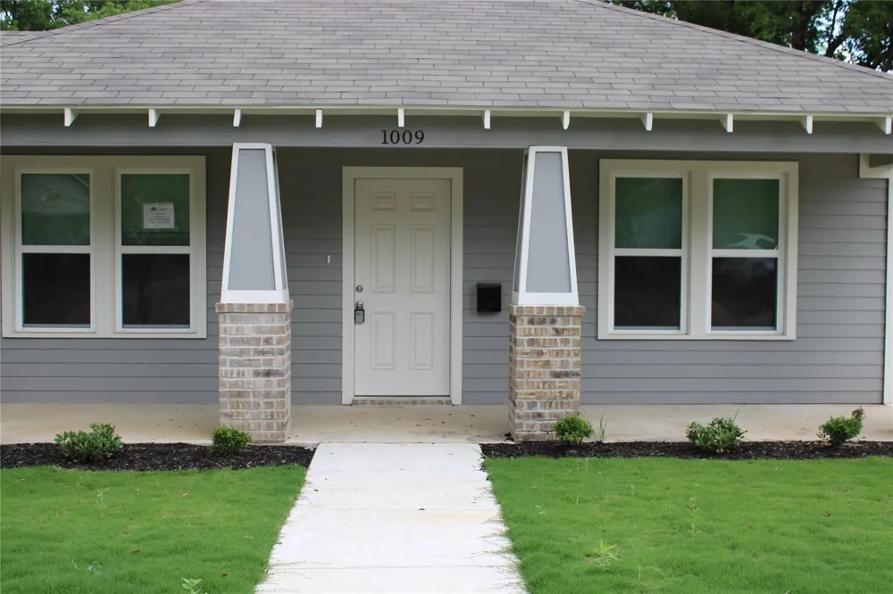 1009 E Cannon Street Fort Worth, TX 76104