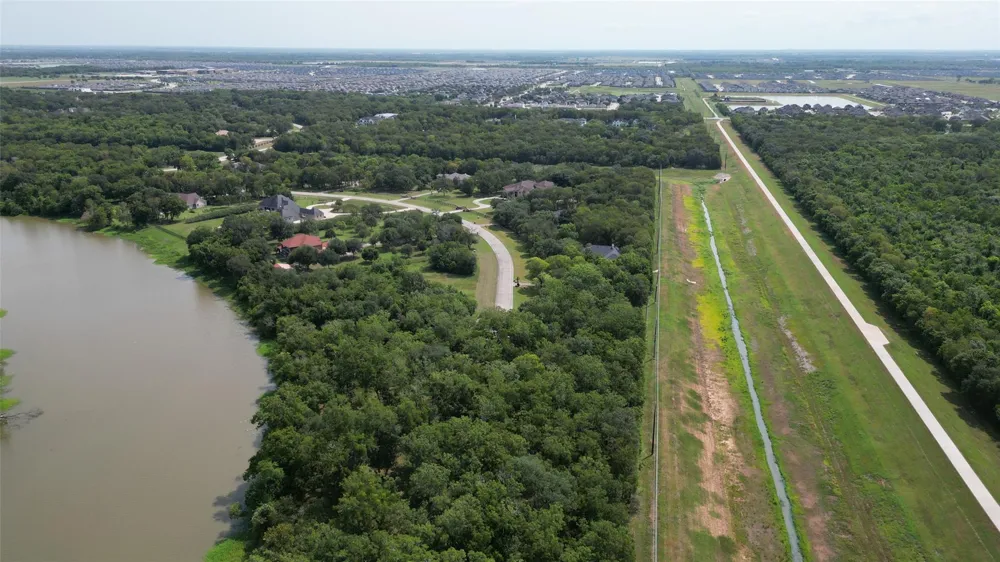 8630 Thornberry Hollow Court Missouri City, TX 77459
