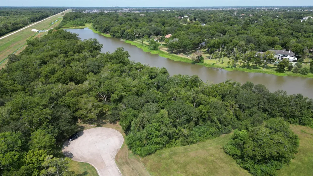 8630 Thornberry Hollow Court Missouri City, TX 77459