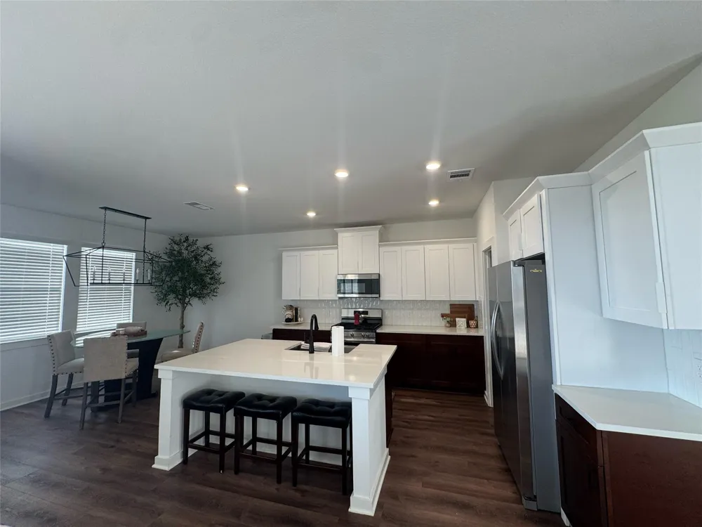 6630 Escondido Drive Rosharon, TX 77583