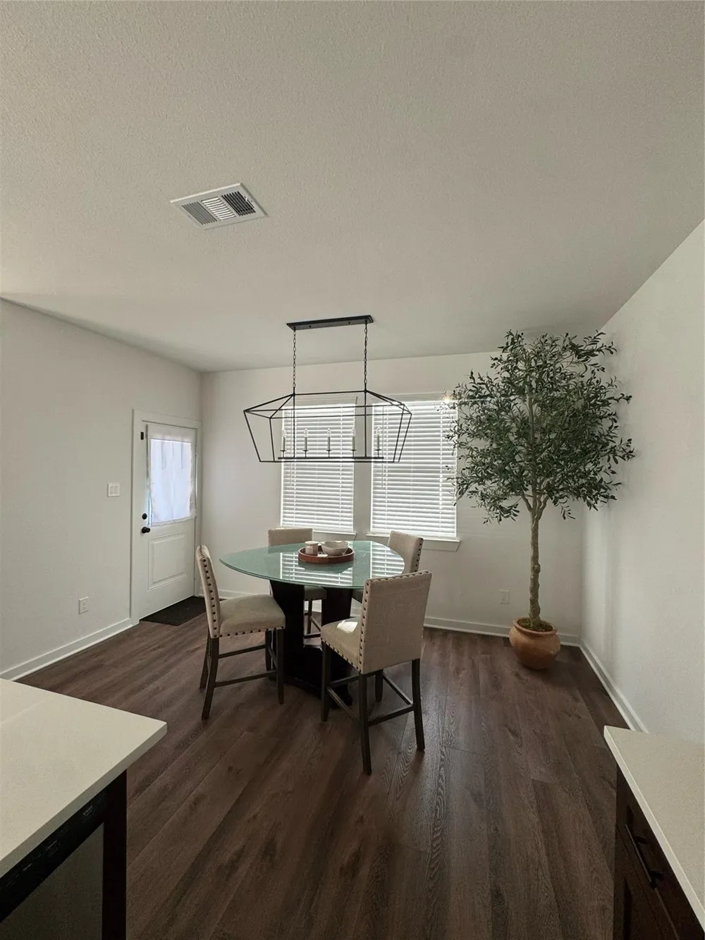 6630 Escondido Drive Rosharon, TX 77583