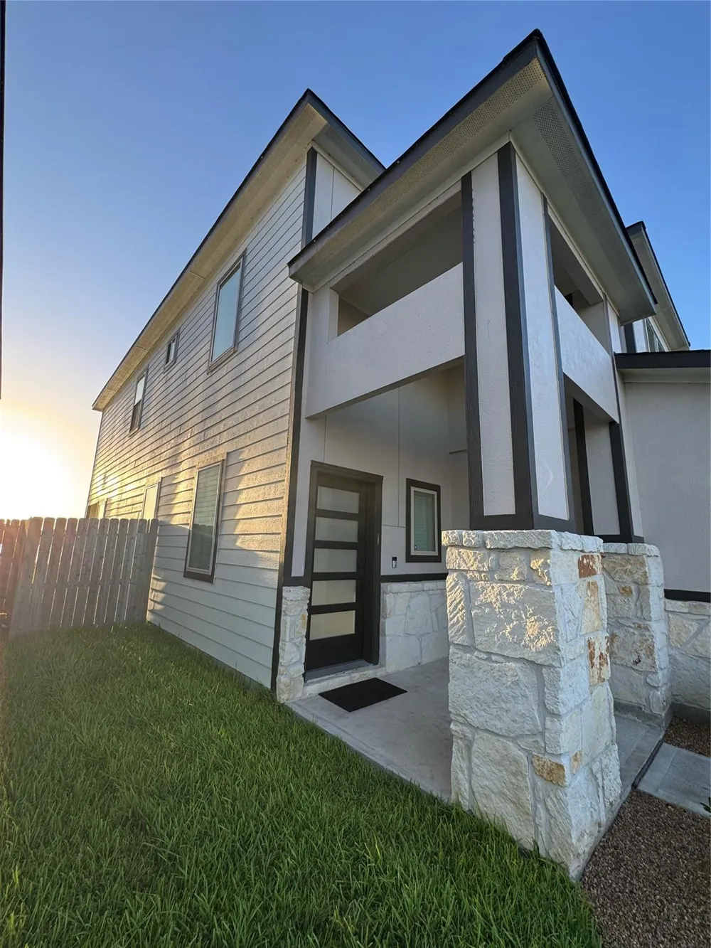 6630 Escondido Drive Rosharon, TX 77583