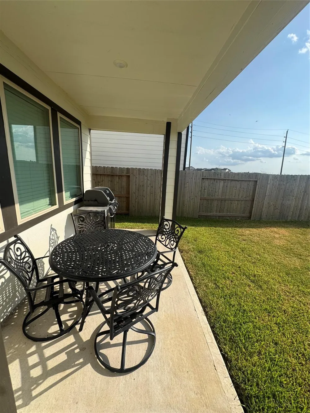 6630 Escondido Drive Rosharon, TX 77583