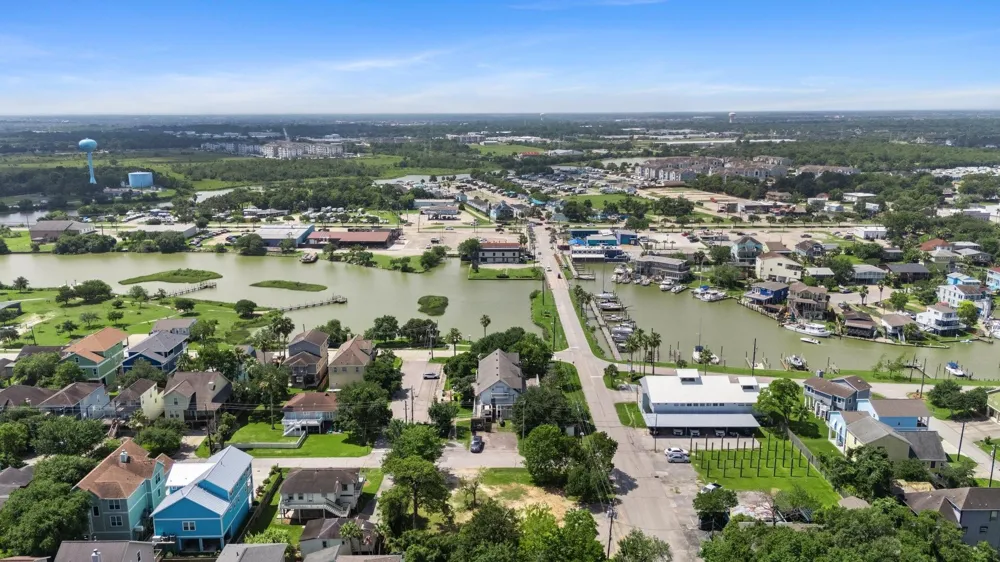 715 Clear Lake Road Clear Lake Shores, TX 77565