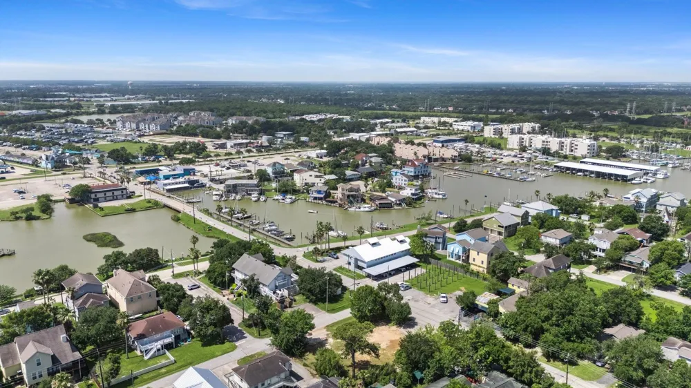 715 Clear Lake Road Clear Lake Shores, TX 77565
