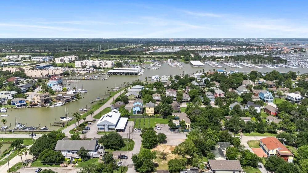 715 Clear Lake Road Clear Lake Shores, TX 77565