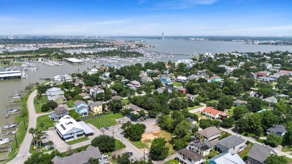 715 Clear Lake Road Clear Lake Shores, TX 77565