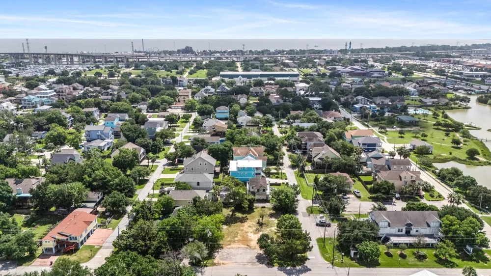 715 Clear Lake Road Clear Lake Shores, TX 77565