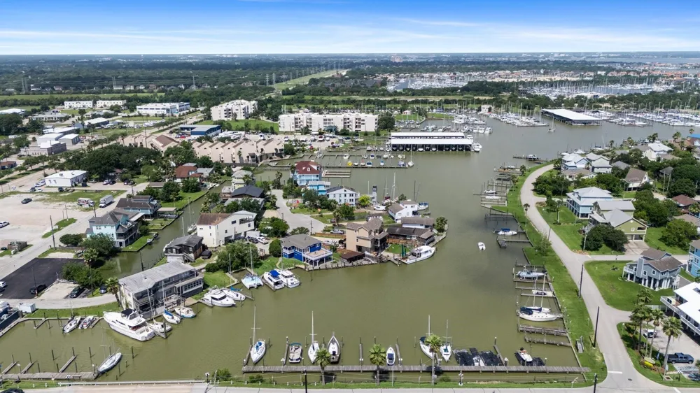 715 Clear Lake Road Clear Lake Shores, TX 77565