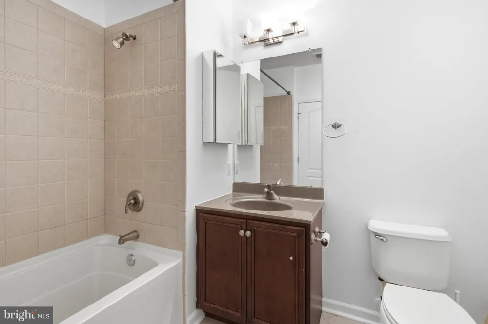 301 CARSON TERRACE Huntingdon Valley, PA 19006