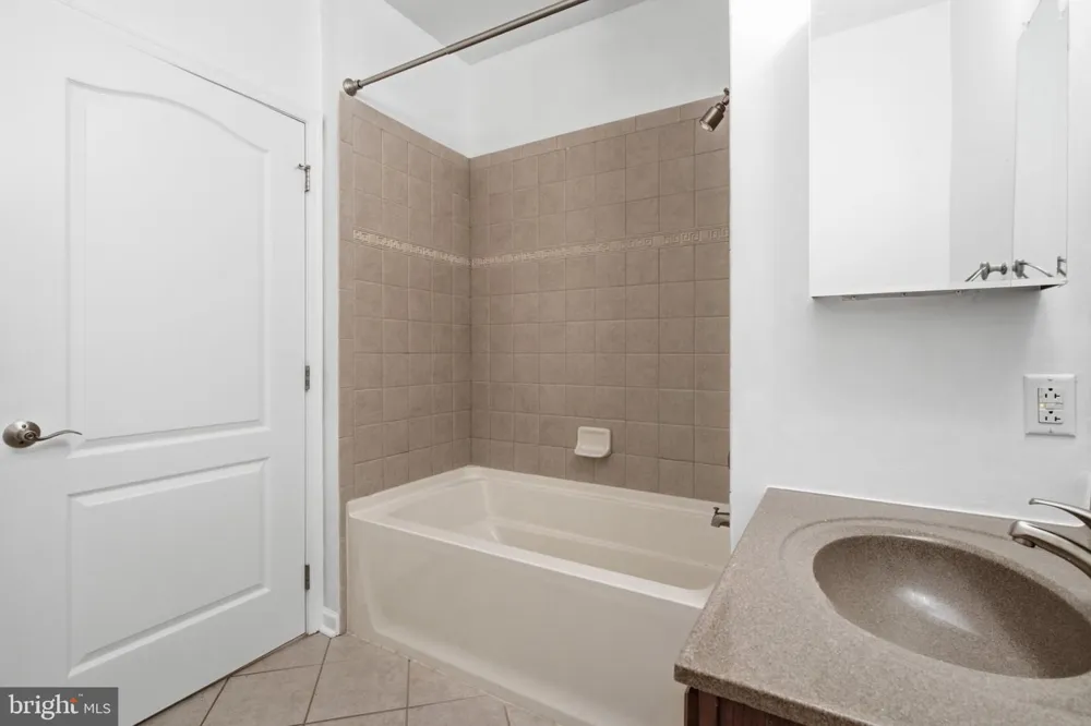 301 CARSON TERRACE Huntingdon Valley, PA 19006