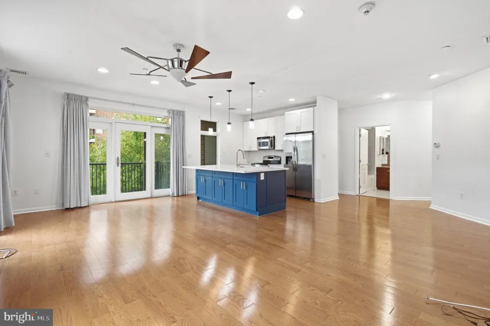 301 CARSON TERRACE Huntingdon Valley, PA 19006