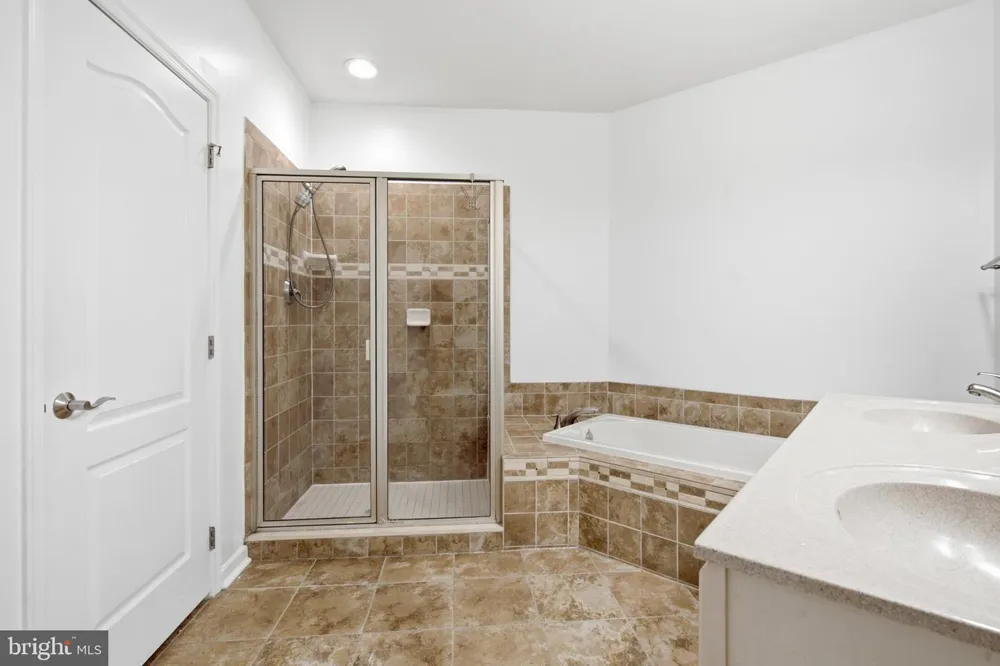 301 CARSON TERRACE Huntingdon Valley, PA 19006