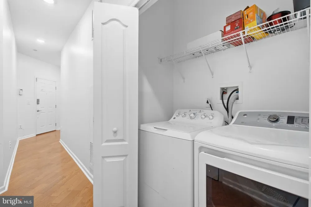 301 CARSON TERRACE Huntingdon Valley, PA 19006