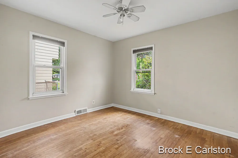 2315 Harding Avenue Muskegon, MI 49441