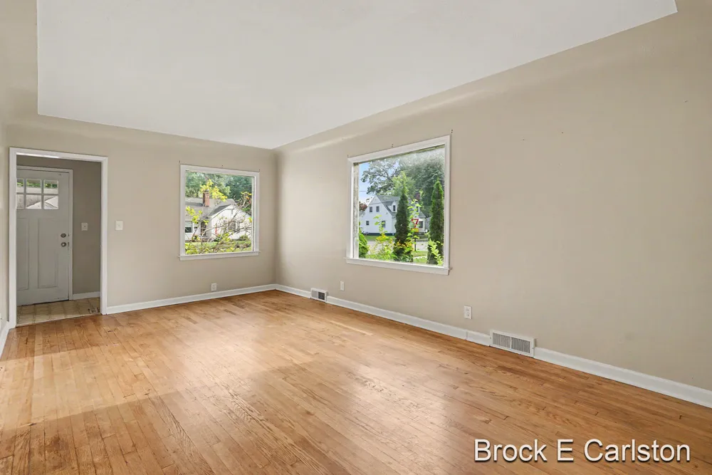 2315 Harding Avenue Muskegon, MI 49441