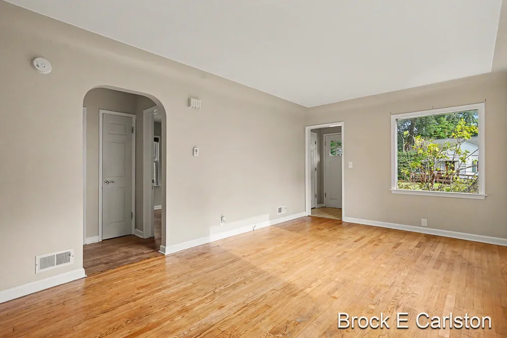 2315 Harding Avenue Muskegon, MI 49441