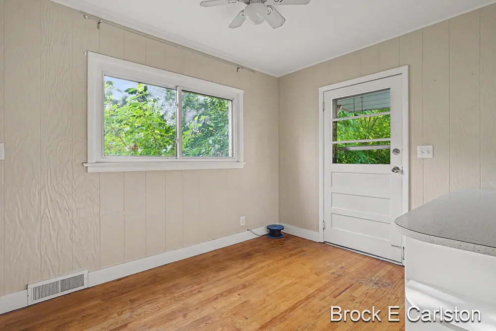 2315 Harding Avenue Muskegon, MI 49441