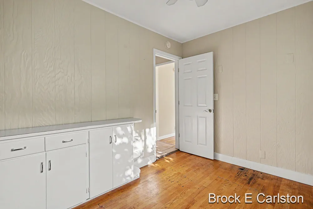2315 Harding Avenue Muskegon, MI 49441