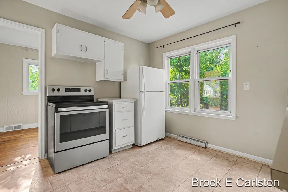 2315 Harding Avenue Muskegon, MI 49441