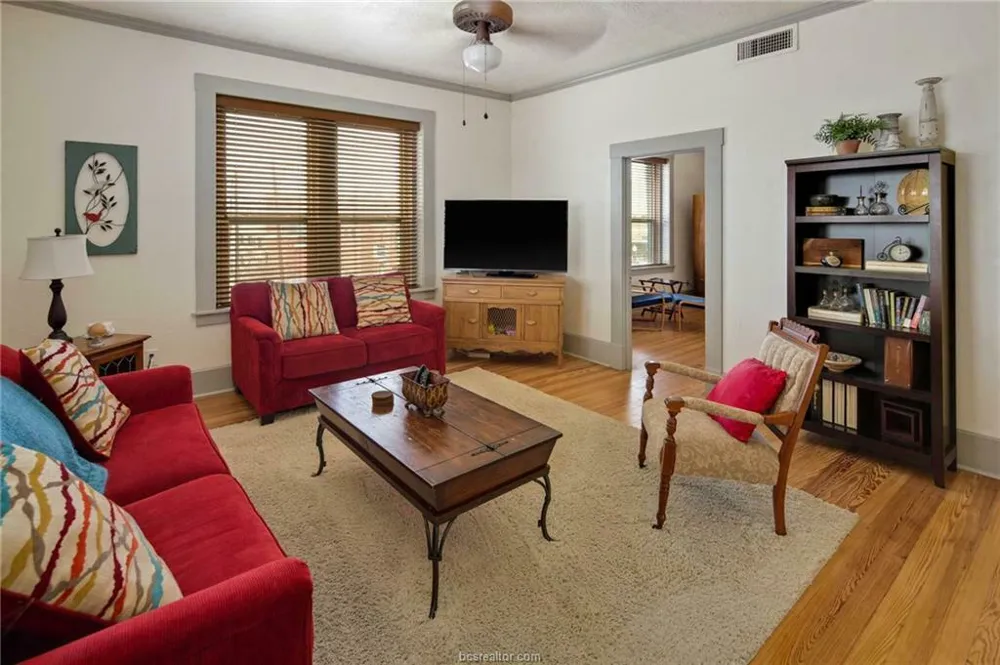 211 W Wm J Bryan Parkway Bryan, TX 77803