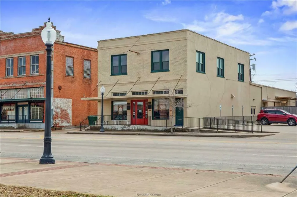 211 W Wm J Bryan Parkway Bryan, TX 77803