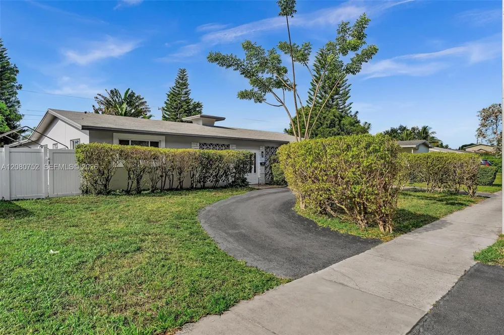 4810 Johnson St Hollywood, FL 33021