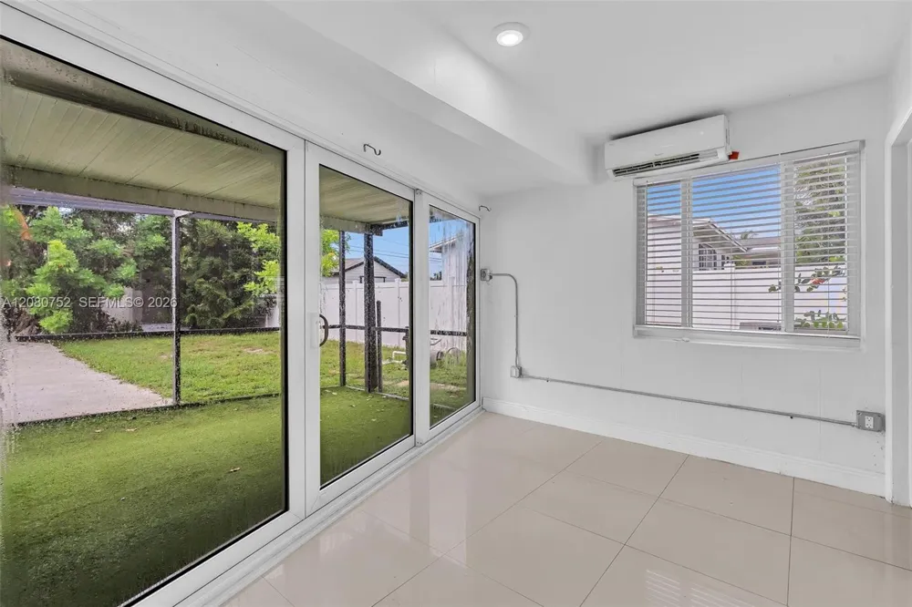 4810 Johnson St Hollywood, FL 33021