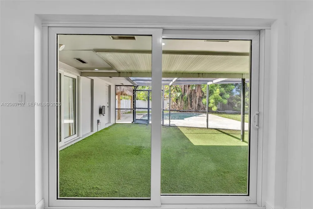 4810 Johnson St Hollywood, FL 33021