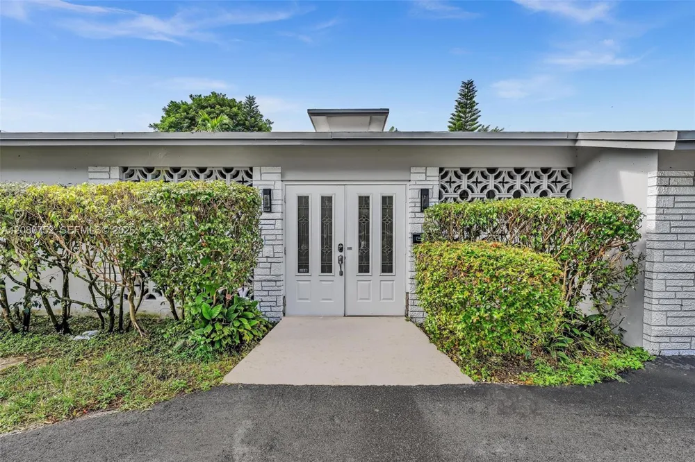 4810 Johnson St Hollywood, FL 33021