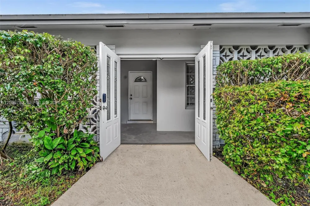 4810 Johnson St Hollywood, FL 33021