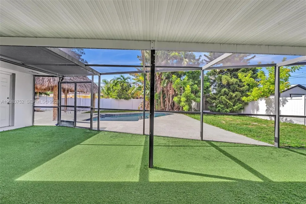 4810 Johnson St Hollywood, FL 33021