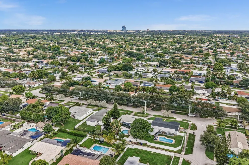 4810 Johnson St Hollywood, FL 33021