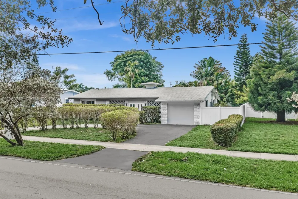 4810 Johnson St Hollywood, FL 33021