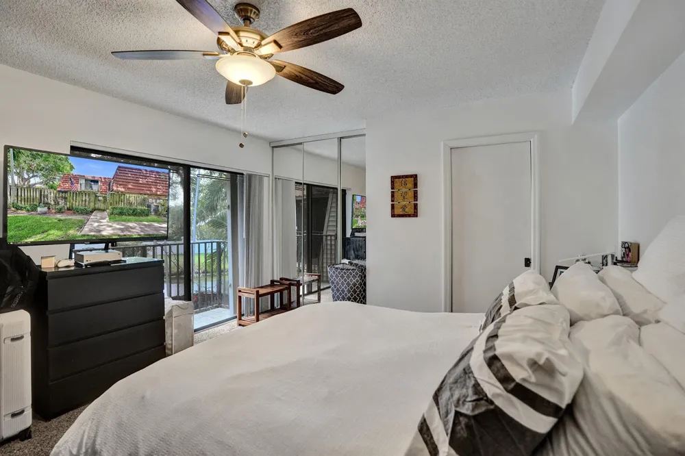 9993 NW 7th Street Plantation, FL 33324