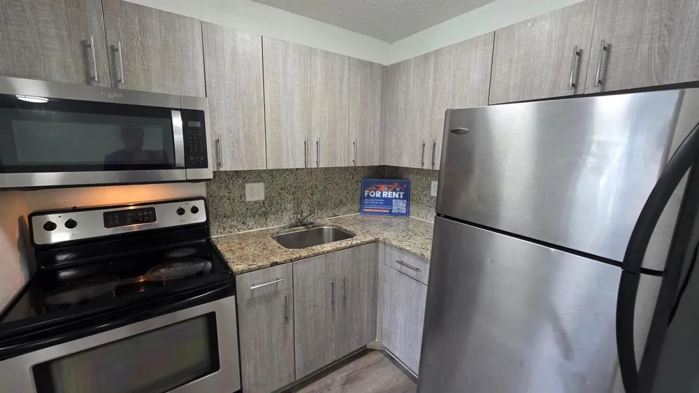 2843 FILLMORE STREET #F105 Hollywood, FL 33020