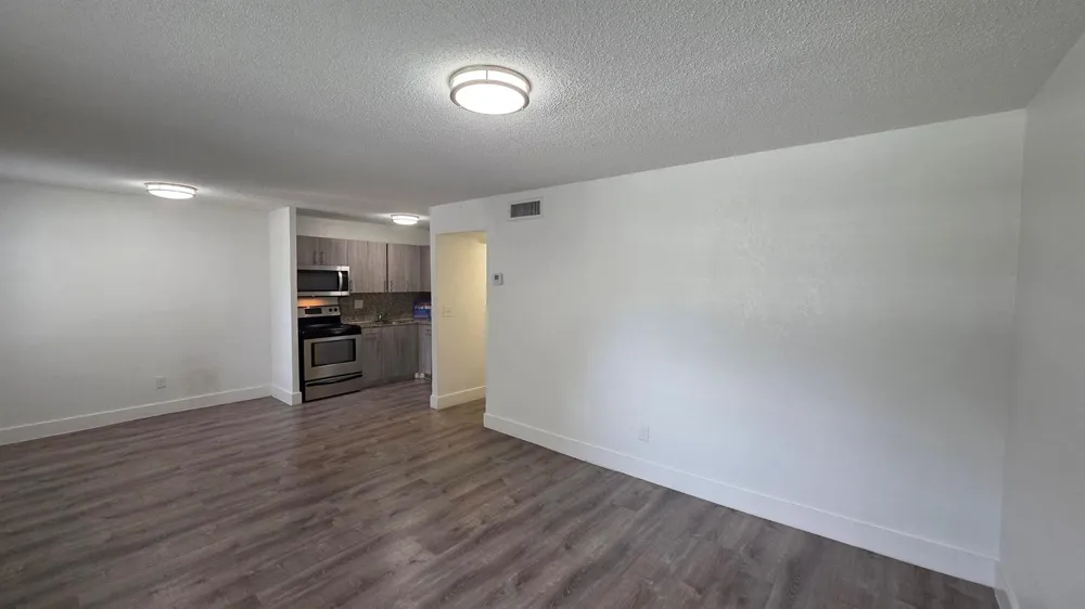 2843 FILLMORE STREET #F105 Hollywood, FL 33020