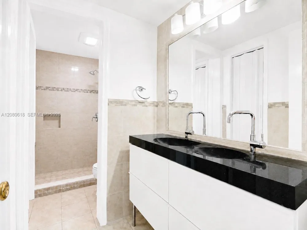 1850 W 56th St #2305 Hialeah, FL 33012