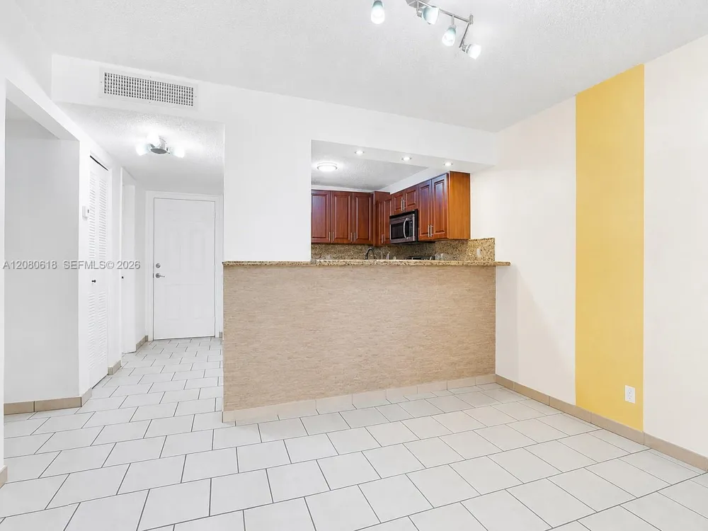 1850 W 56th St #2305 Hialeah, FL 33012