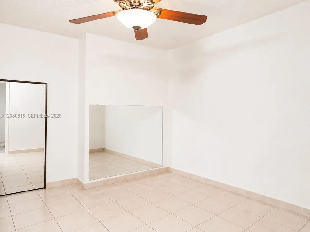 1850 W 56th St #2305 Hialeah, FL 33012
