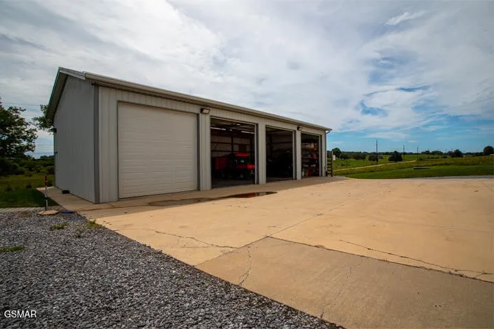 1917 Valley Home Road Dandridge, TN 37725