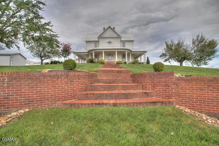 1917 Valley Home Road Dandridge, TN 37725