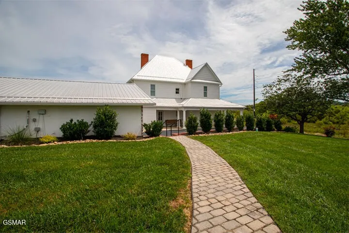 1917 Valley Home Road Dandridge, TN 37725