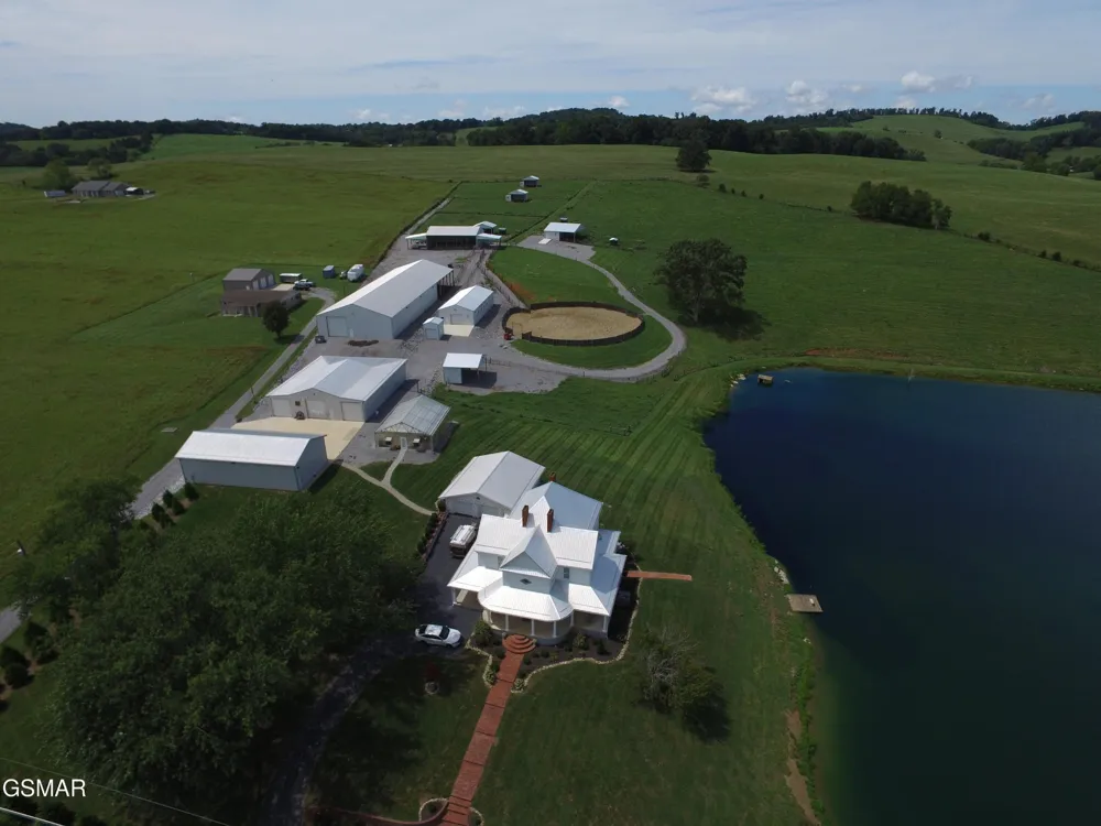 1917 Valley Home Road Dandridge, TN 37725