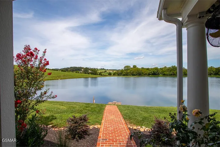 1917 Valley Home Road Dandridge, TN 37725