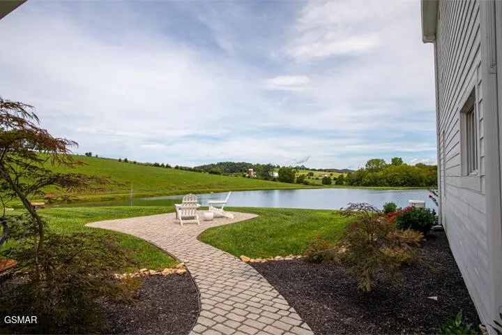 1917 Valley Home Road Dandridge, TN 37725